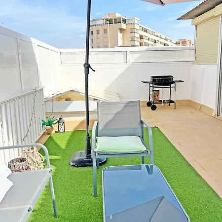 Apartamento ático En 1ª Línea Con Impresionantes Vistas Al Mar *
