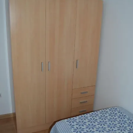 First Line Appartement *