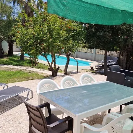 House With Exclusive Pool And Garden 7 Min Walk From The And The Center