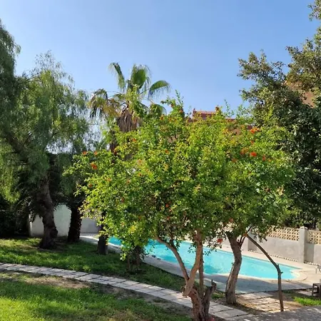 House With Exclusive Pool And Garden 7 Min Walk From The And The Center El Campello