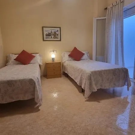 Alquilo Casa En Campello Centro *