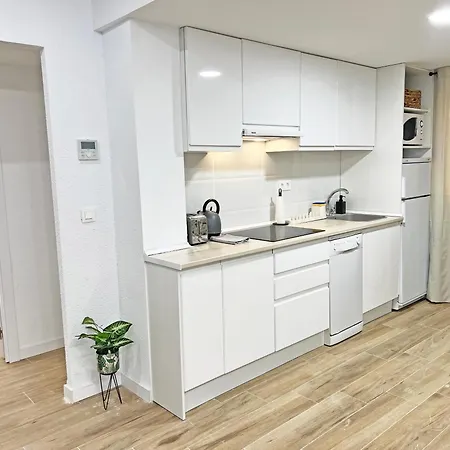 Apartment Coqueto Con Piscina, Nuevo A 50m Del Mar, Parking Gratis *
