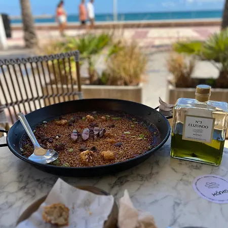 Apartamento En El Paseo Maritimo, A Escasos Metros Del Mar *