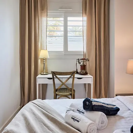 Beachfront With Private Taberna