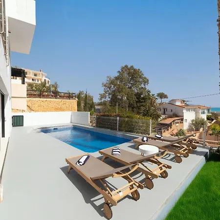 Chalet With Sea View From Alicante Villa