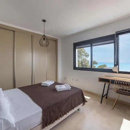 Chalet With Sea View From Alicante *