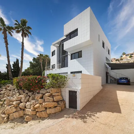 Chalet With Sea View From Alicante *
