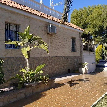 Adela Villa