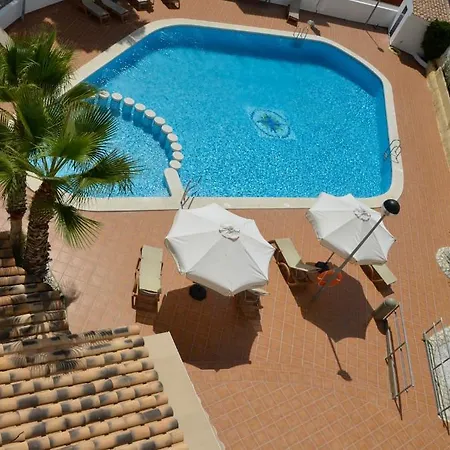 La Familia Gallo Rojo Hotel El Campello