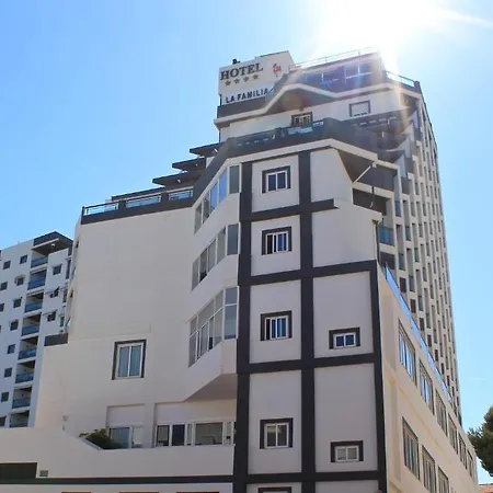 Hotel La Familia Gallo Rojo